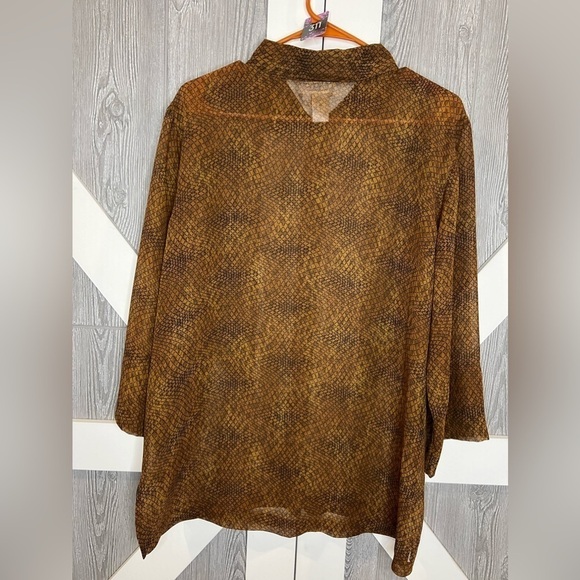 311. Sheer Button Down Blouse LIKE NEW Large - Picture 5 of 7